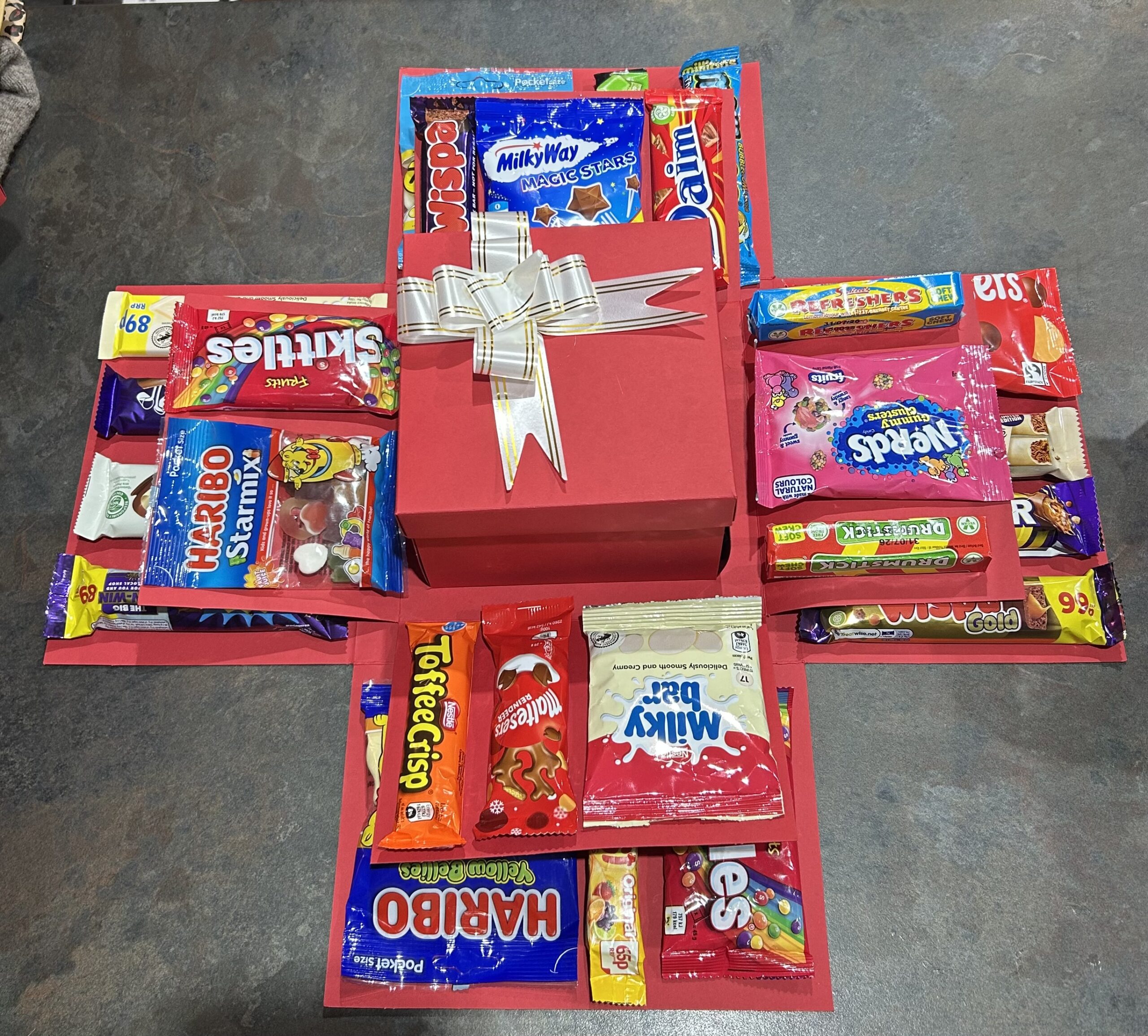 Red & White Striking Explosion Box, 5 Layer (Chocolate & Sweets) - Image 4