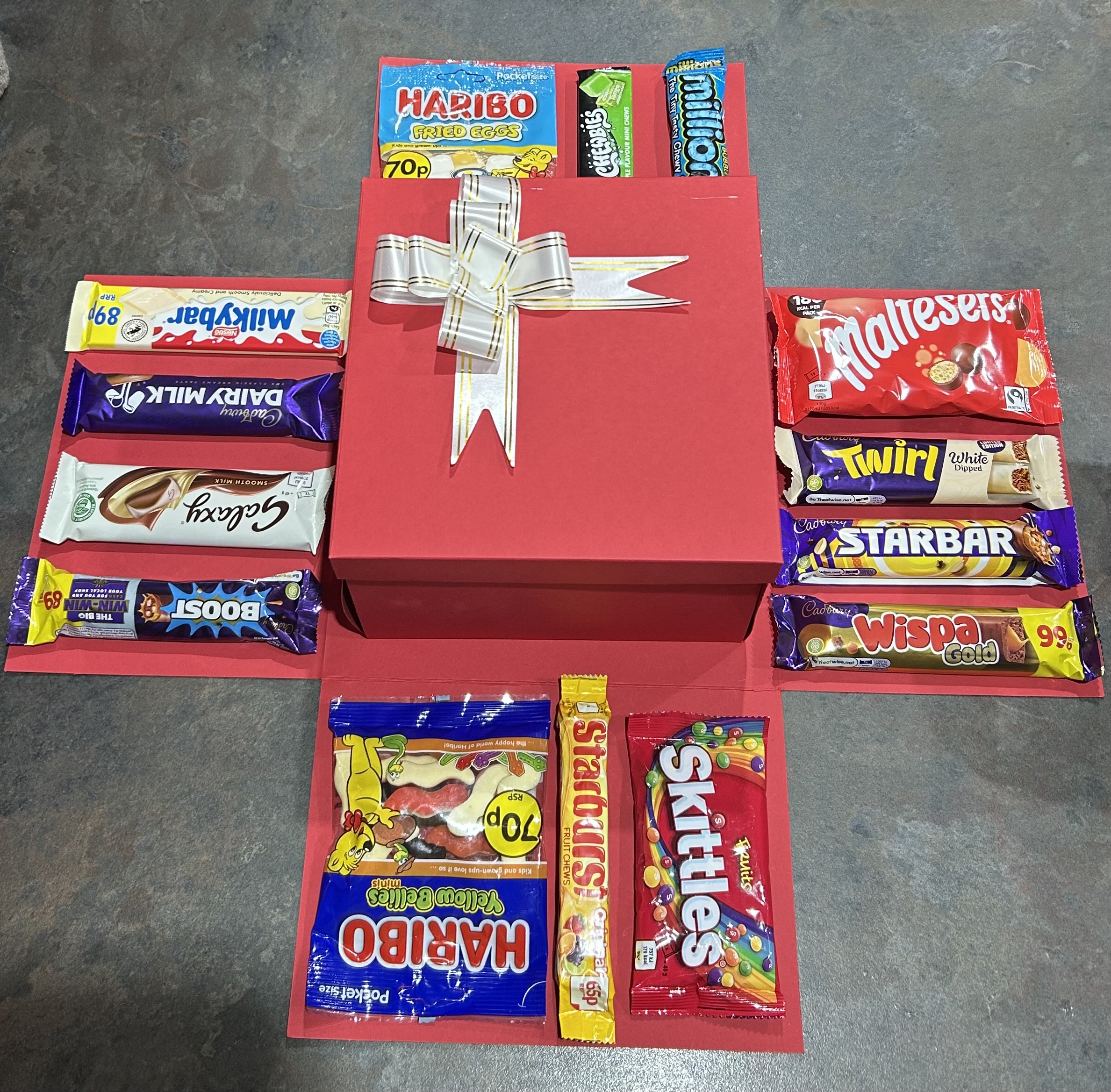 Red & White Striking Explosion Box, 5 Layer (Chocolate & Sweets) - Image 3