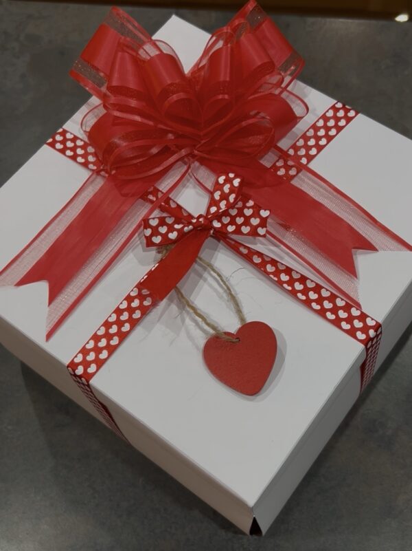Valentine's White Explosion Box (Chocolate & Sweets Mix)