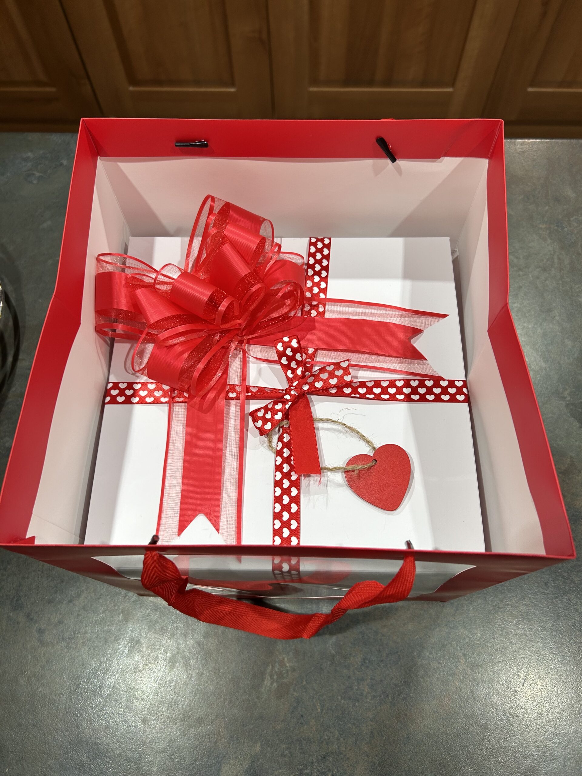 Valentine's White Explosion Box (Full Chocolate) - Image 2